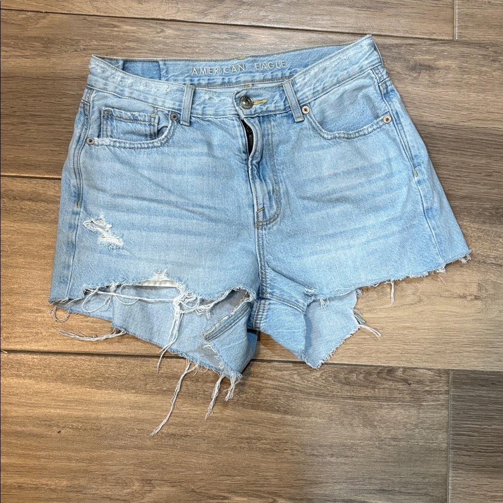 AEO Mom straight jean shorts
